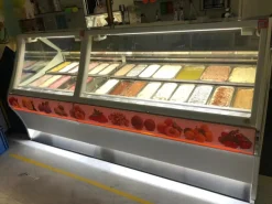 ATTREZZATURA COMPLETA PER GELATERIA