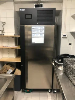 ATTREZZATURA COMPLETA PER GELATERIA