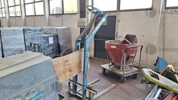 33#9600 Attrezzatura da cantiere