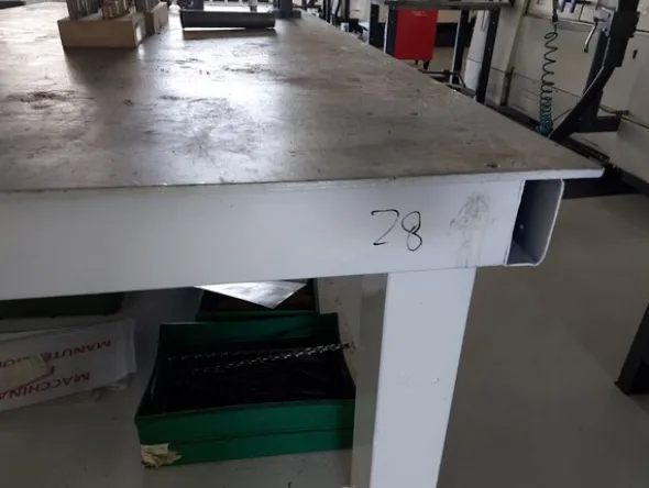 28#7717 Attrezzatura da officina