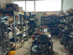 17#9469 Attrezzatura da officina ed arredo da ufficio
