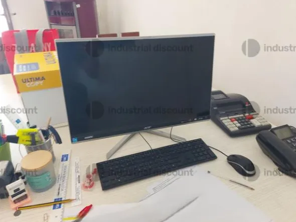 17#9469 Attrezzatura da officina ed arredo da ufficio