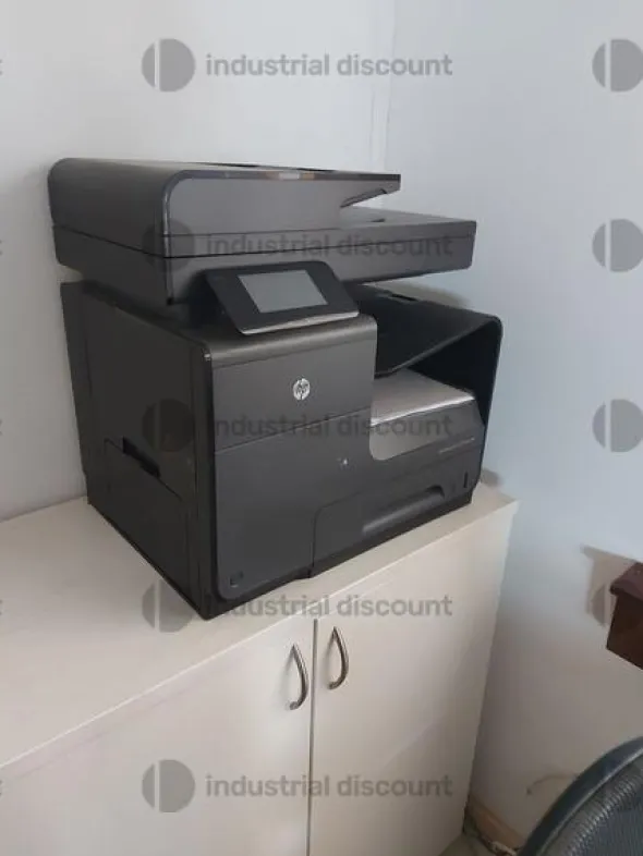 17#9469 Attrezzatura da officina ed arredo da ufficio