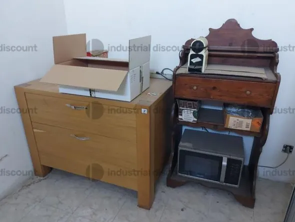 17#9469 Attrezzatura da officina ed arredo da ufficio