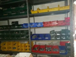 3#2995 Attrezzatura da officina e ricambi