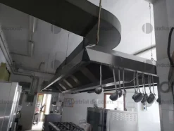 2#8982 Attrezzatura e cucina per attività di ristorazione