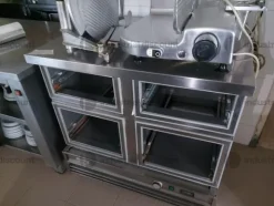 2#8982 Attrezzatura e cucina per attività di ristorazione