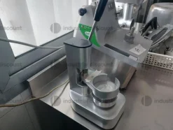 2#8982 Attrezzatura e cucina per attività di ristorazione