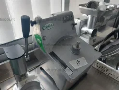 2#8982 Attrezzatura e cucina per attività di ristorazione
