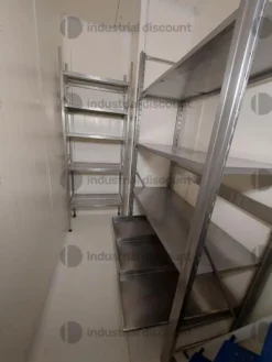 2#8982 Attrezzatura e cucina per attività di ristorazione
