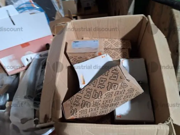 1#9086 Attrezzatura edile e materiale elettrico