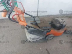 1#8976 Attrezzatura e macchinari per stireria