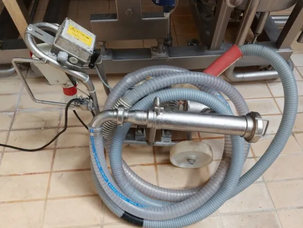 1#7332 Attrezzatura e macchinari per produzione latte