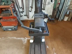 1#6944 Attrezzatura e materiale da officina