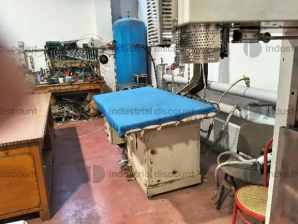 1#9958 Attrezzatura industriale per stireria