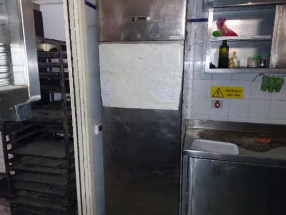 15#8270 Attrezzatura per bar e pasticceria