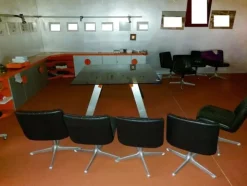2#8139 Attrezzatura per calzaturificio e arredi ufficio