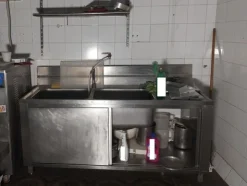 4#8062 Attrezzatura per cucina