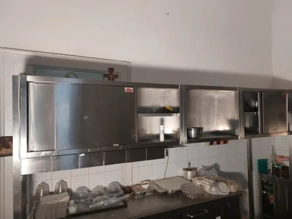 4#8062 Attrezzatura per cucina