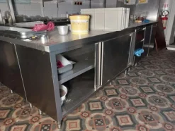 4#8062 Attrezzatura per cucina