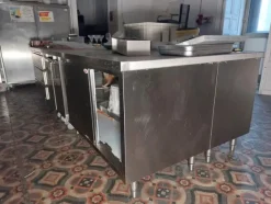 4#8062 Attrezzatura per cucina