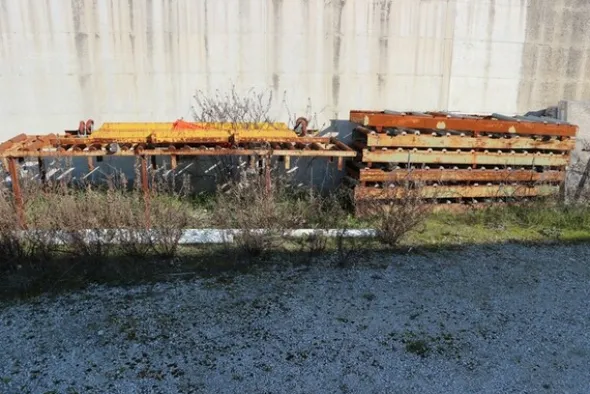 1#6816 Attrezzatura per falegnameria e arredi ufficio