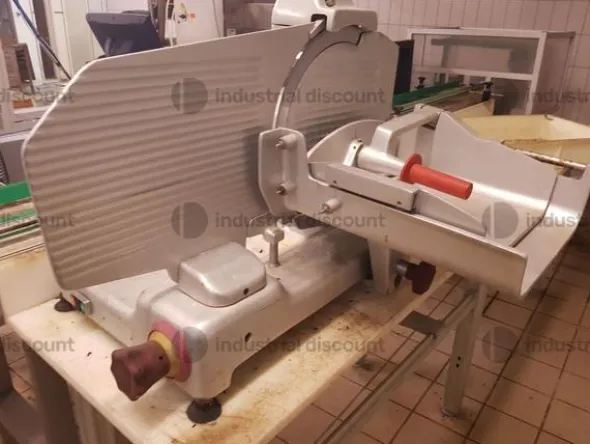 2#9257 Attrezzatura per lavorazione carne