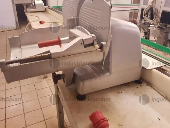 2#9257 Attrezzatura per lavorazione carne