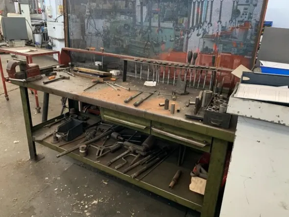 5#6947 Attrezzatura per officina
