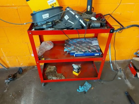 36#7918 Attrezzatura per officina meccanica e arredi uffici