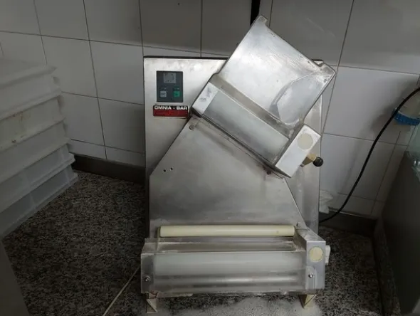 1#8306 Attrezzatura per ristorante pizzeria