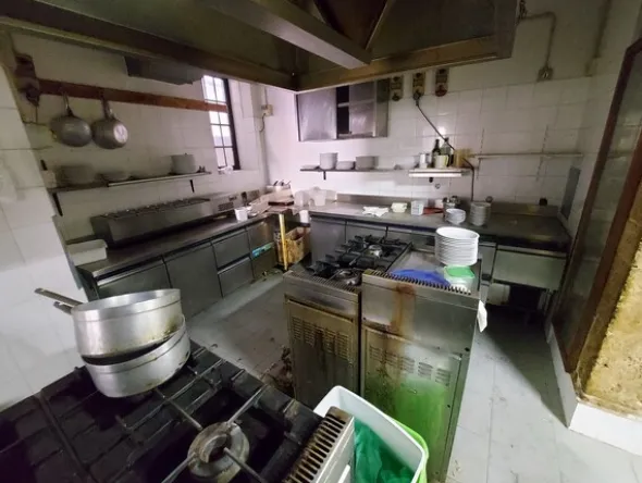 1#8306 Attrezzatura per ristorante pizzeria