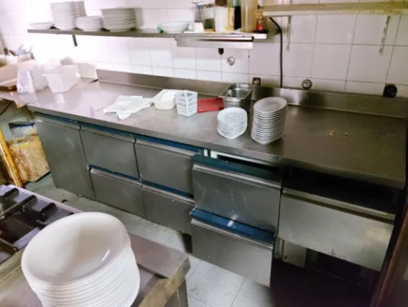 1#8306 Attrezzatura per ristorante pizzeria