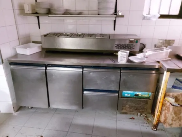 1#8306 Attrezzatura per ristorante pizzeria