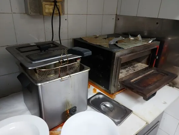 1#8306 Attrezzatura per ristorante pizzeria