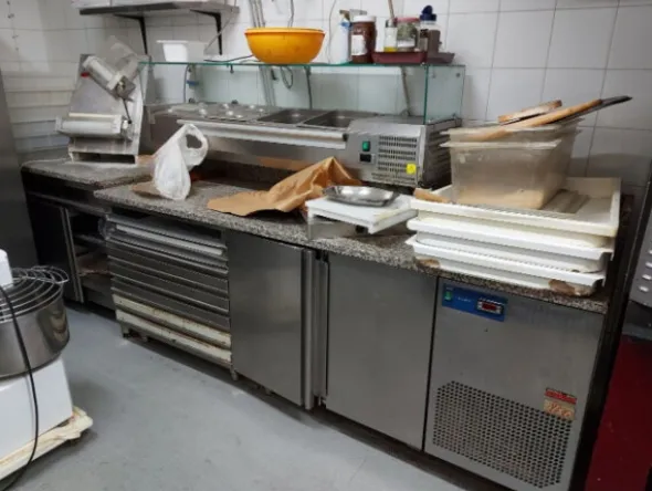 1#8306 Attrezzatura per ristorante pizzeria