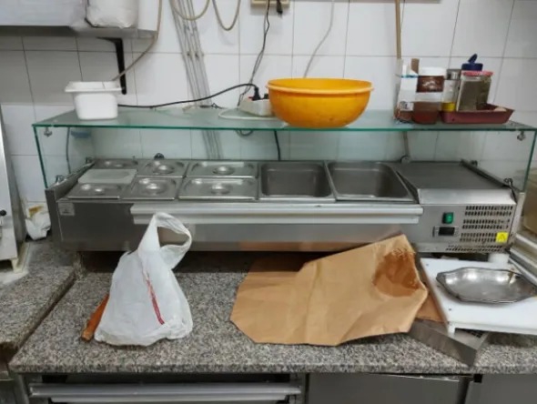 1#8306 Attrezzatura per ristorante pizzeria