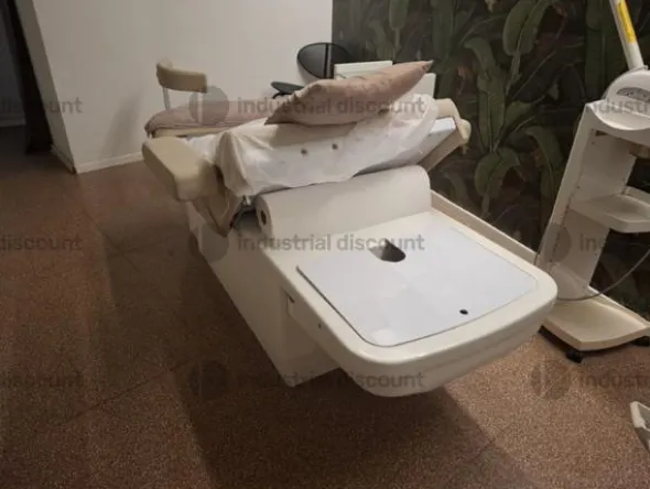 1#9728 Attrezzatura per salone parrucchiere ed estetica