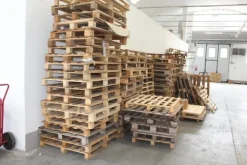 11#4140 Attrezzatura ufficio e materiale da stampa