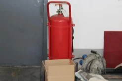 11#4140 Attrezzatura ufficio e materiale da stampa