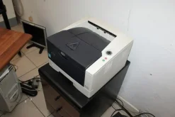11#4140 Attrezzatura ufficio e materiale da stampa