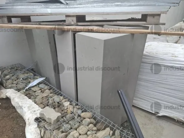 6#9897 Attrezzatura varia da cantiere, materialeda elettricista ed arredo spogliatoio