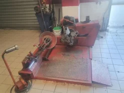 5#7058 Attrezzatura varia per gommista