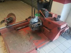 5#7058 Attrezzatura varia per gommista