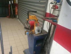 5#7058 Attrezzatura varia per gommista