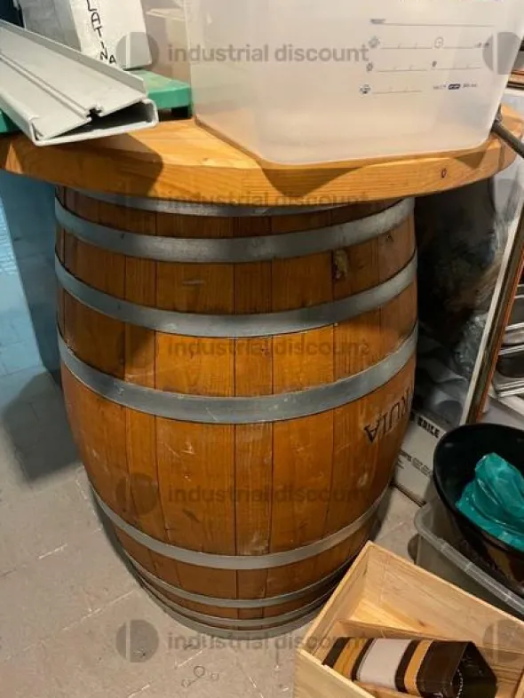 1#8879 Attrezzatureda cucina e stock vini e liquori