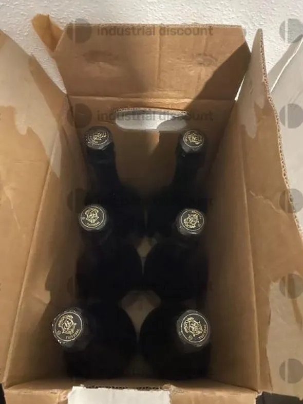 1#8879 Attrezzatureda cucina e stock vini e liquori