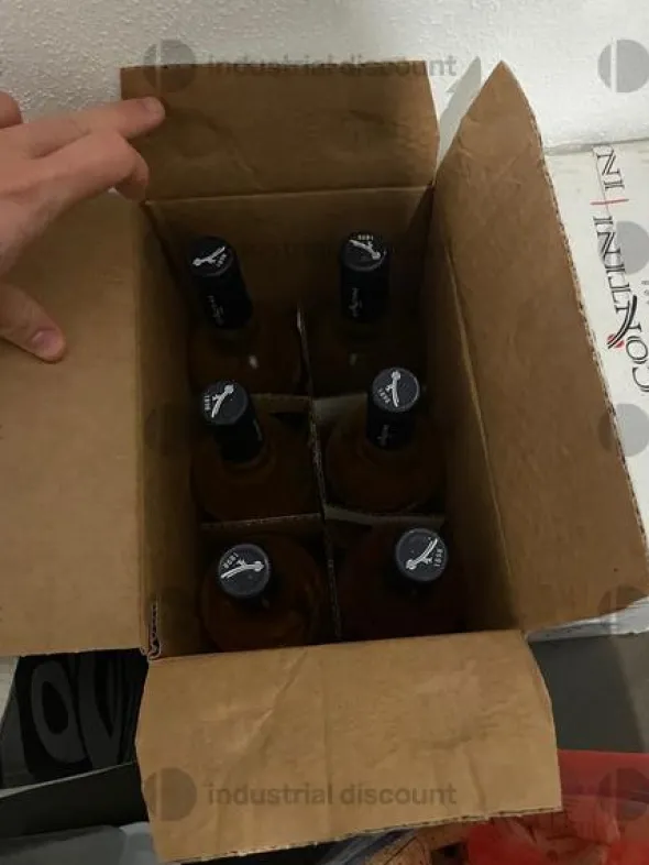 1#8879 Attrezzatureda cucina e stock vini e liquori