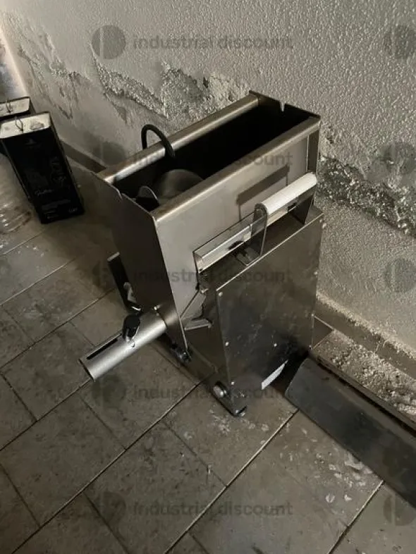 1#8879 Attrezzatureda cucina e stock vini e liquori