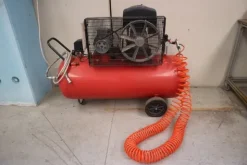 4#7251 Attrezzature da officina